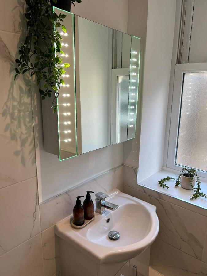 Peaceful & Stylish Brighton Studio Apartment 외부 사진
